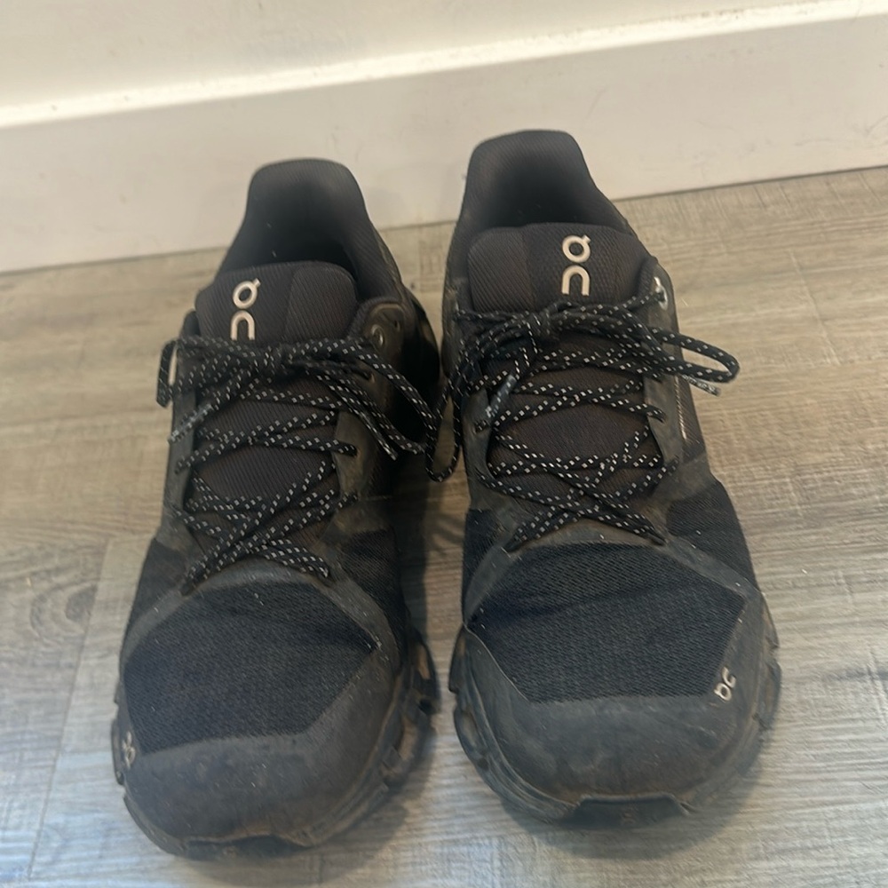 Women’s size 9.5 Helion Waterproof Shoes
